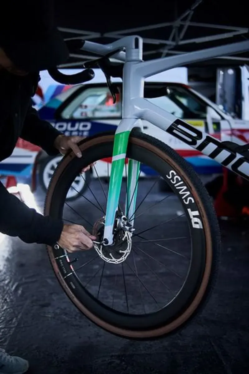 DT GRC1100 50mm C DB 700 RR Black 700c-4