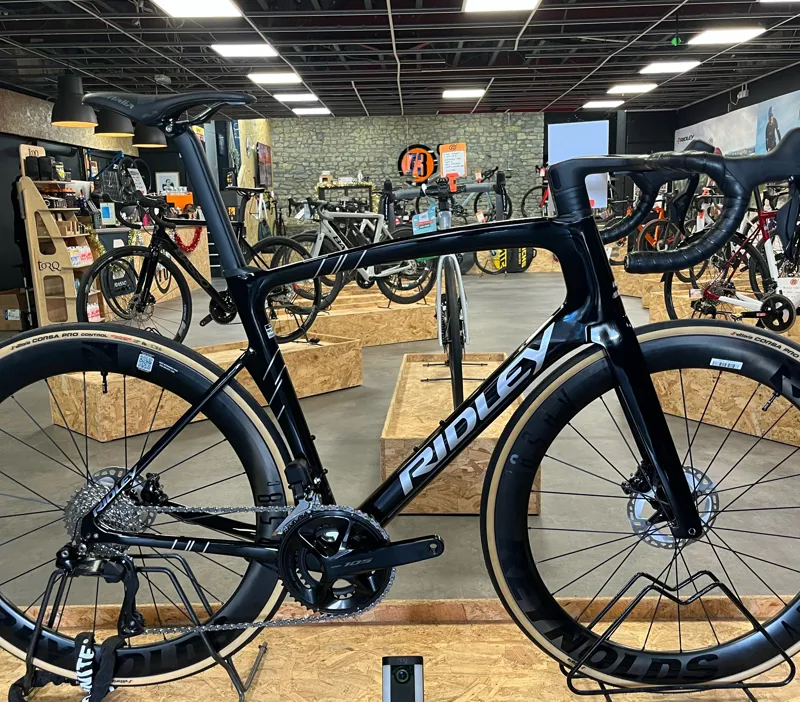 Ridley Noah Disc Medium 105Di2 Reynolds carbon