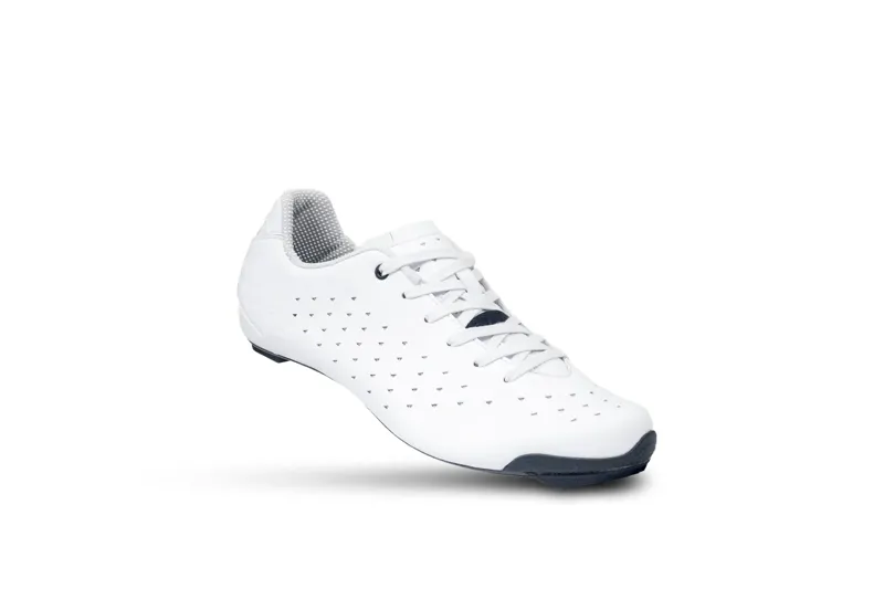 LAKE CX21 Cホワイトシューズ サイズ40.0 通気性デザイン LAKE CX21 Cホワイトシューズ サイズ40.0 通気性デザイン - メルカリ